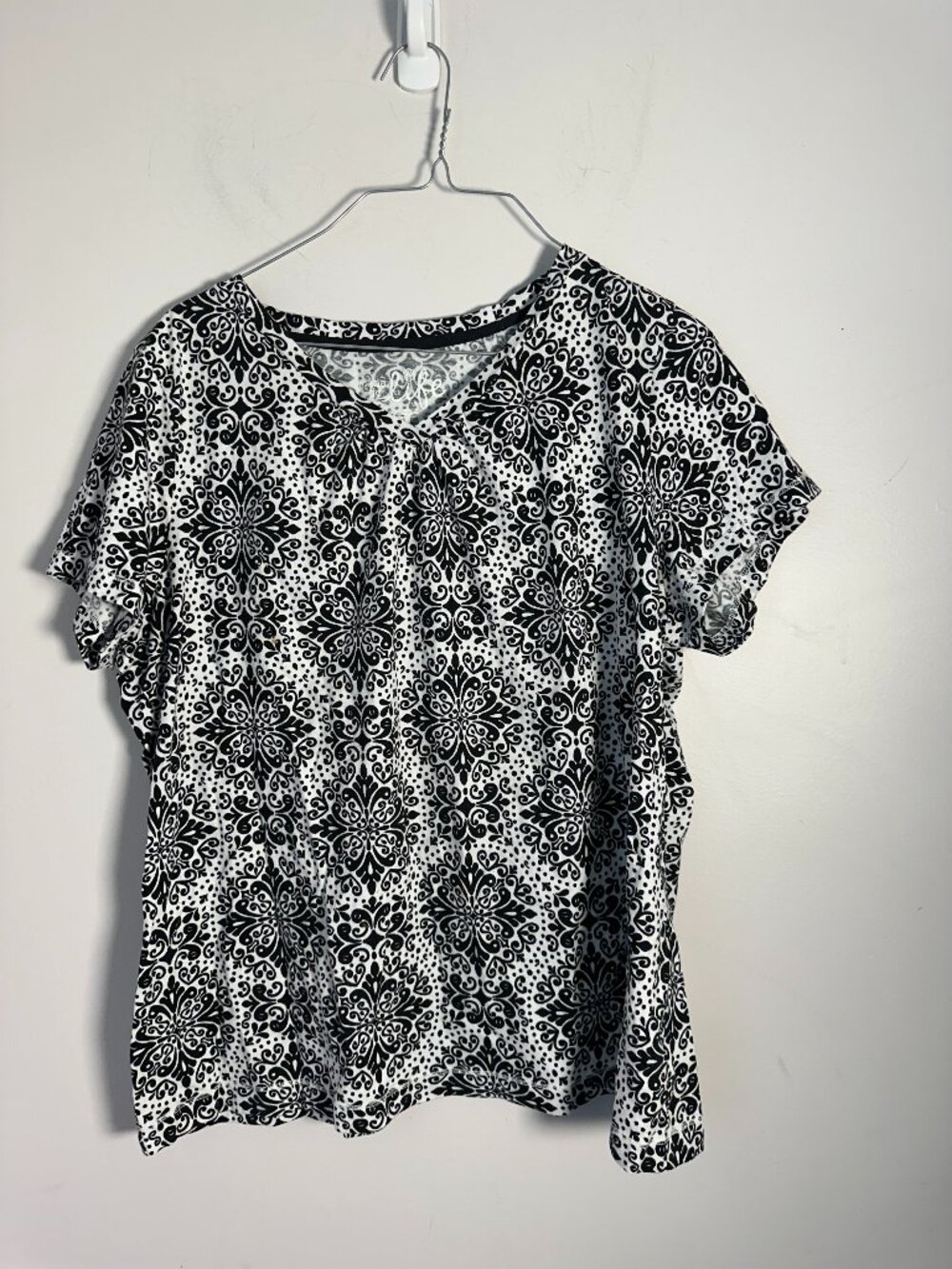 EUC Made For Life Women's Shirt Top Blouse Black White Print 1X